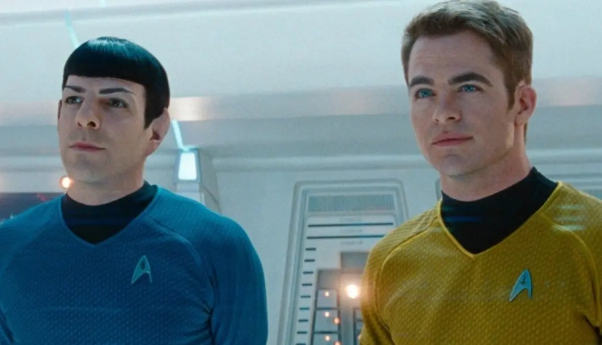 Star Trek (2 de noviembre) . En su primer viaje a bordo de la nave Enterprise, el intrépido James T. Kirk y su compañero Spock intentan derrotar a un vengativo comandante romulano.