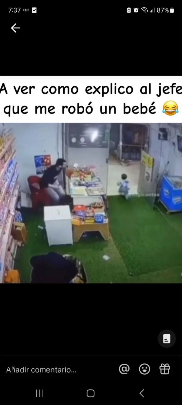 Captan momento en el que bebé 'roba' tienda - Tomada de video