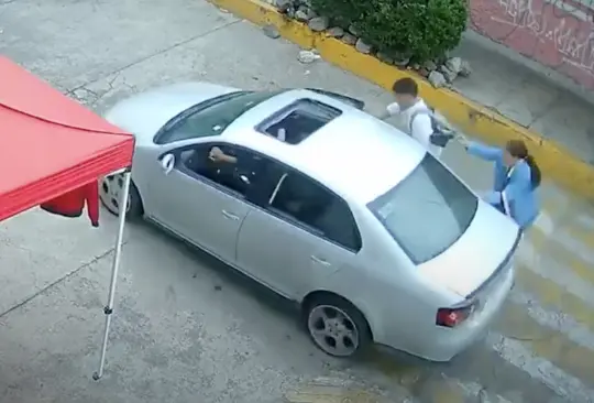 VIDEO: Captan momento exacto en que secuestran a niña con su mamá en Naucalpan, Edomex. 