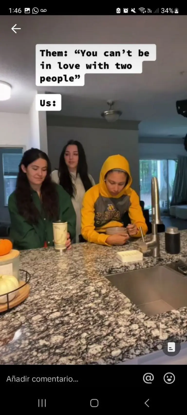 Mujeres presumen relación poliamorosa triple - Tomada de video
