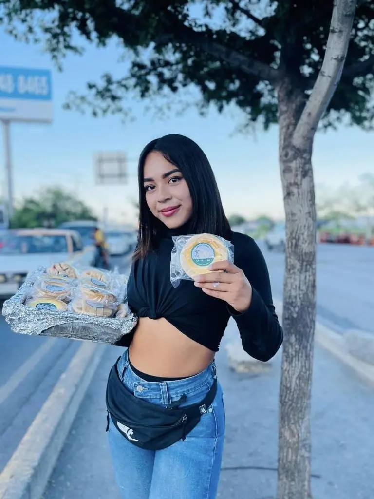 Vendedora de pays es viral en redes (TikTok)