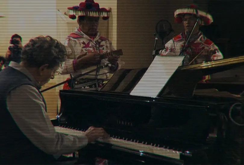 Un Lugar Llamado M&uacute;sica: un encuentro espiritual entre Philip Glass y la comunidad Wix&aacute;rika