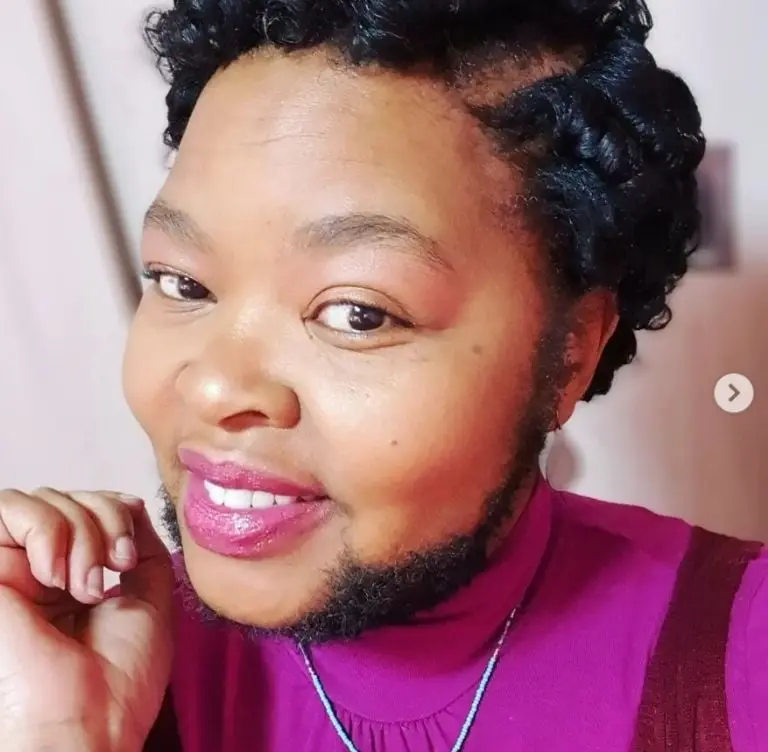 Mujer se deja crecer la barba (Instagram)