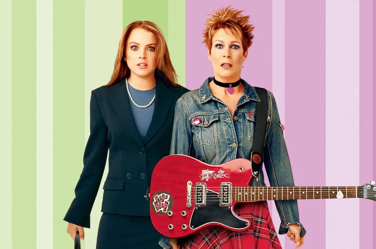 Un viernes de locos es una pel&iacute;cula de comedia que se estren&oacute; en 2003, protagonizada por Lindsay Lohan y Jamie Lee Curtis. La historia sigue a Tess y Anna, una madre e hija que llevan una mala relaci&oacute;n hasta que la due&ntilde;a de un restaurante chino les hace un hechizo para que intercambien cuerpos y de esa forma aprenden a entenderse la una a la otra.