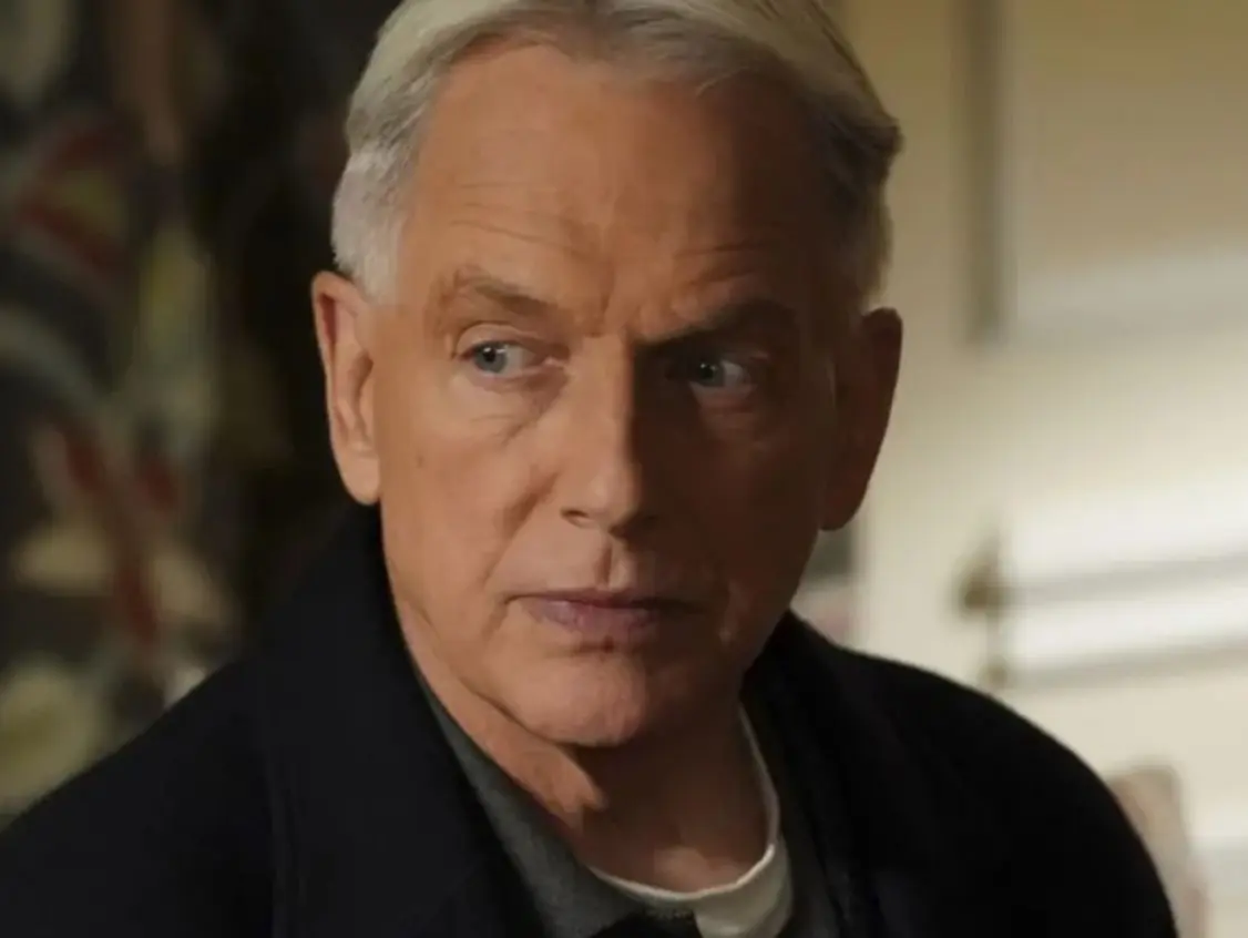 Ahora tiene 72 a&ntilde;os, est&aacute; casado con Pam Dawber y tienen dos hijos. Ha trabajado en series como NCIS y NAVY.