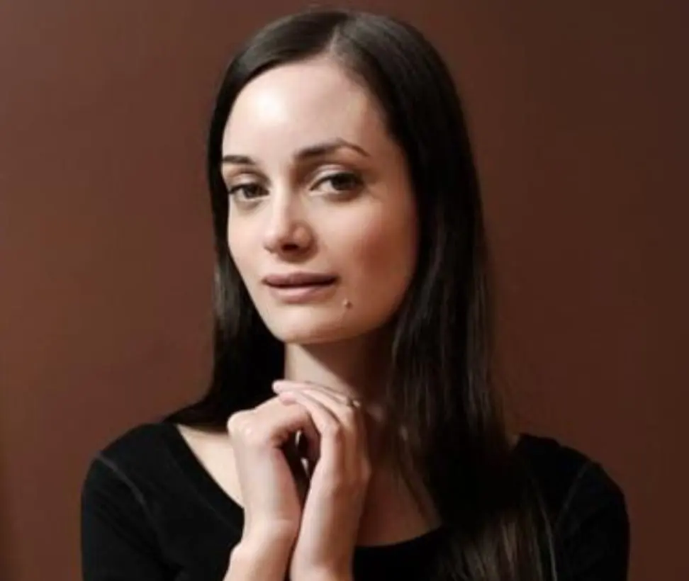 Ahora tiene 37 a&ntilde;os y tuvo peque&ntilde;os papeles en pel&iacute;culas como El Pacto, pero luego dej&oacute; la actuaci&oacute;n.