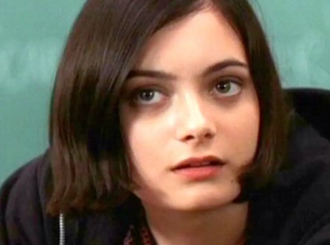 Haley Hudson interpret&oacute; a Peg, amiga de Anna