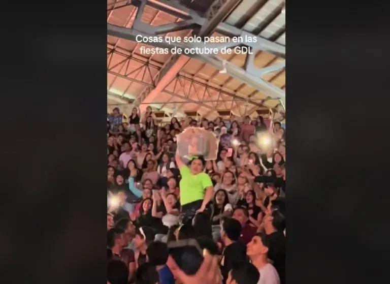 Vendedora recrea el baile de La Monja (TikTok)????