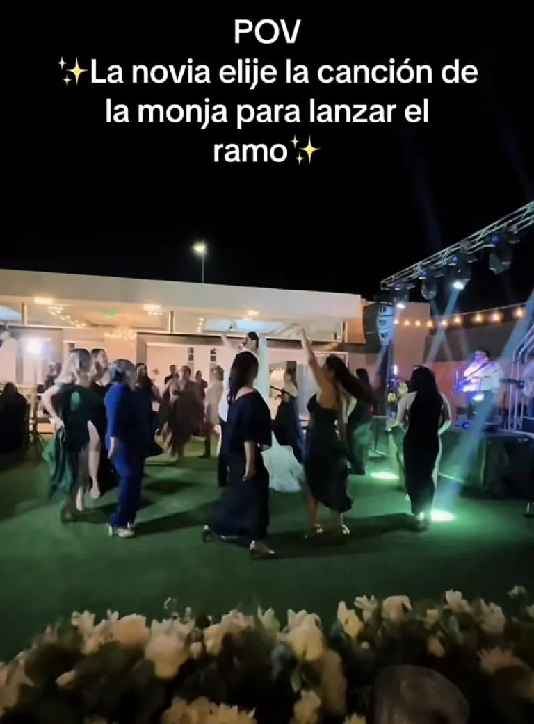 ¿Y la víbora de la mar? Baile de La Monja es la nueva tendencia viral para bodas Créditos: SS