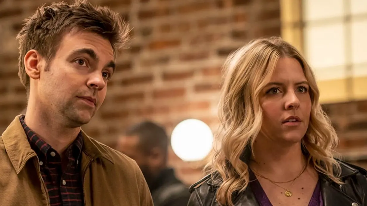 La historia muestra como las vidas de Cary y Brooke se alteran cuando Chase, su hermano de 13 años, se hace famoso repentinamente.