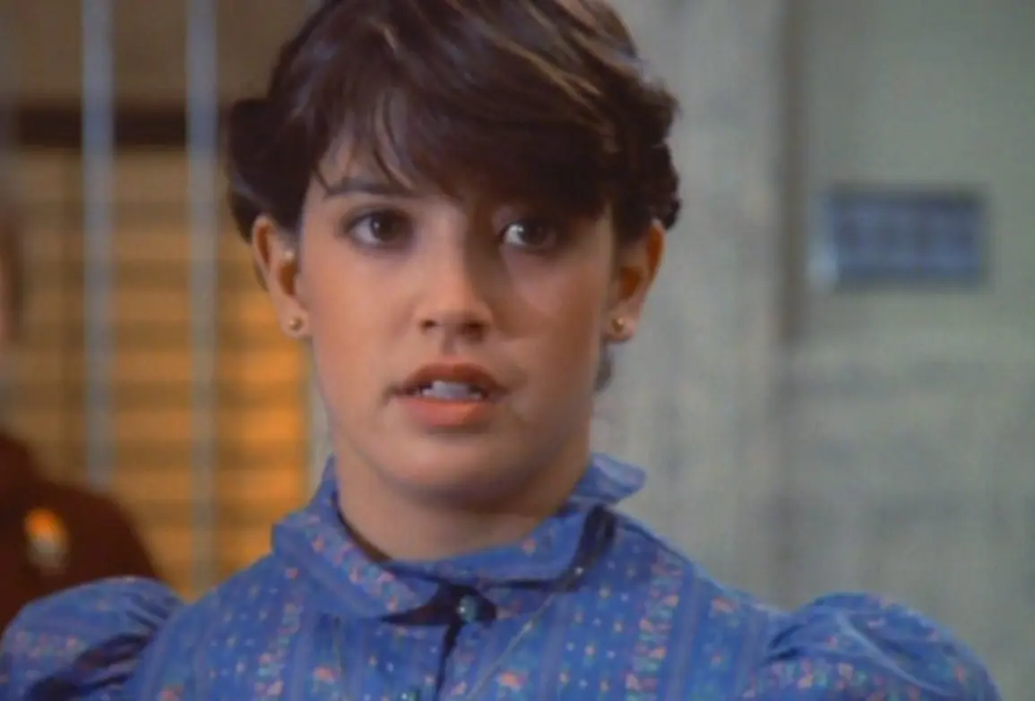 Phoebe Cates interpret&oacute; a Kate Beringer