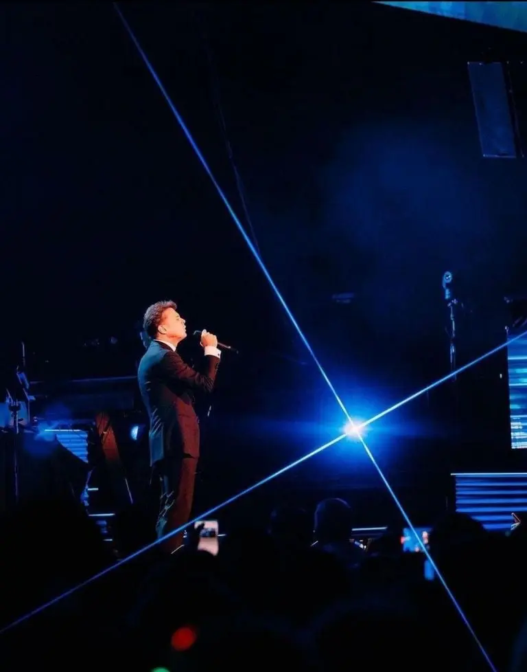 Así se vivió el primer concierto de Luis Miguel en la Arena Ciudad de México Créditos: X (Twitter)