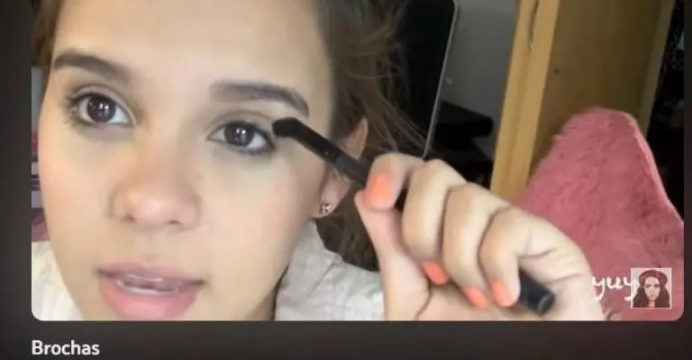 Yuya en 2011 subía contenido a YouTube sobre maquillaje, looks y estilo de vida. Fuente: YouTube Yuya