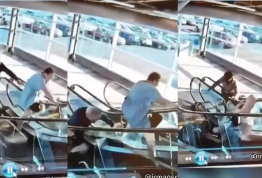 Los abuelitos se cayeron de las escaleras eléctricas. Los abuelitos se cayeron de las escaleras eléctricas.