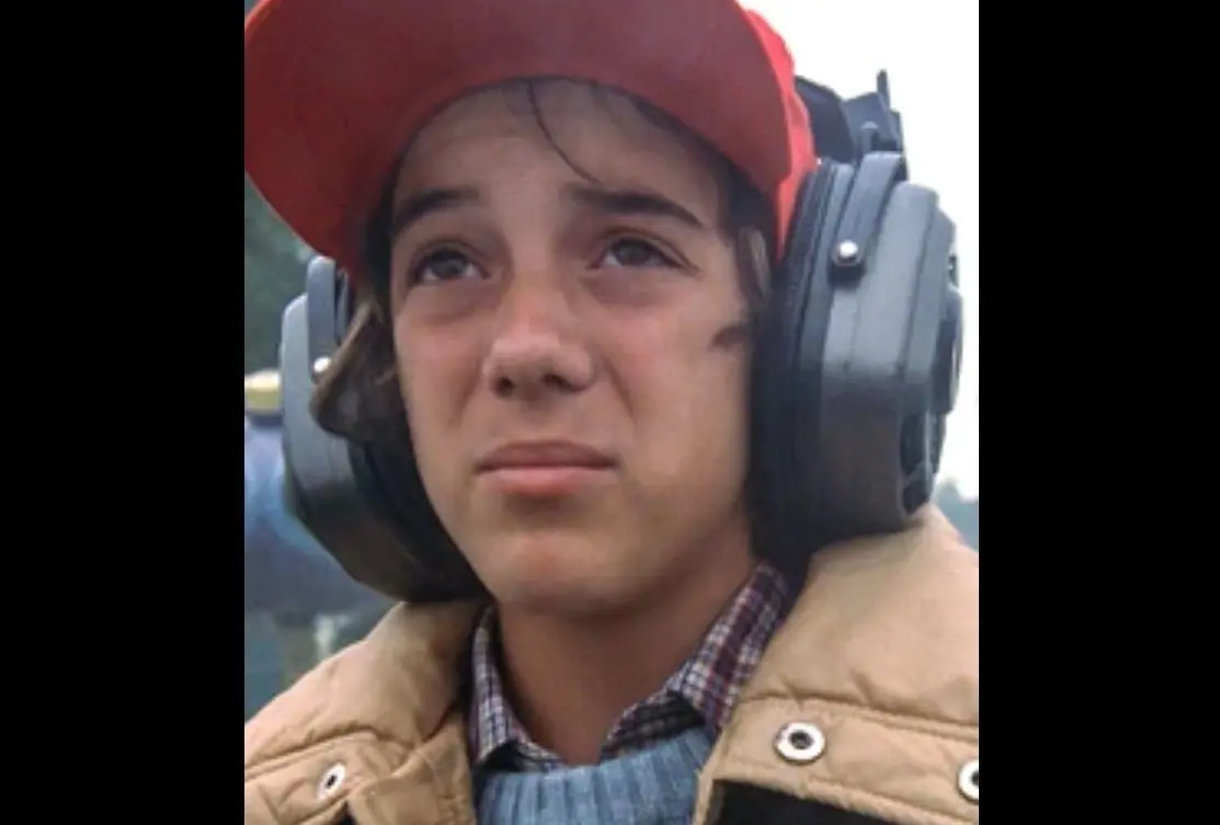 K.C. Martel como Greg, otro amigo de Michael