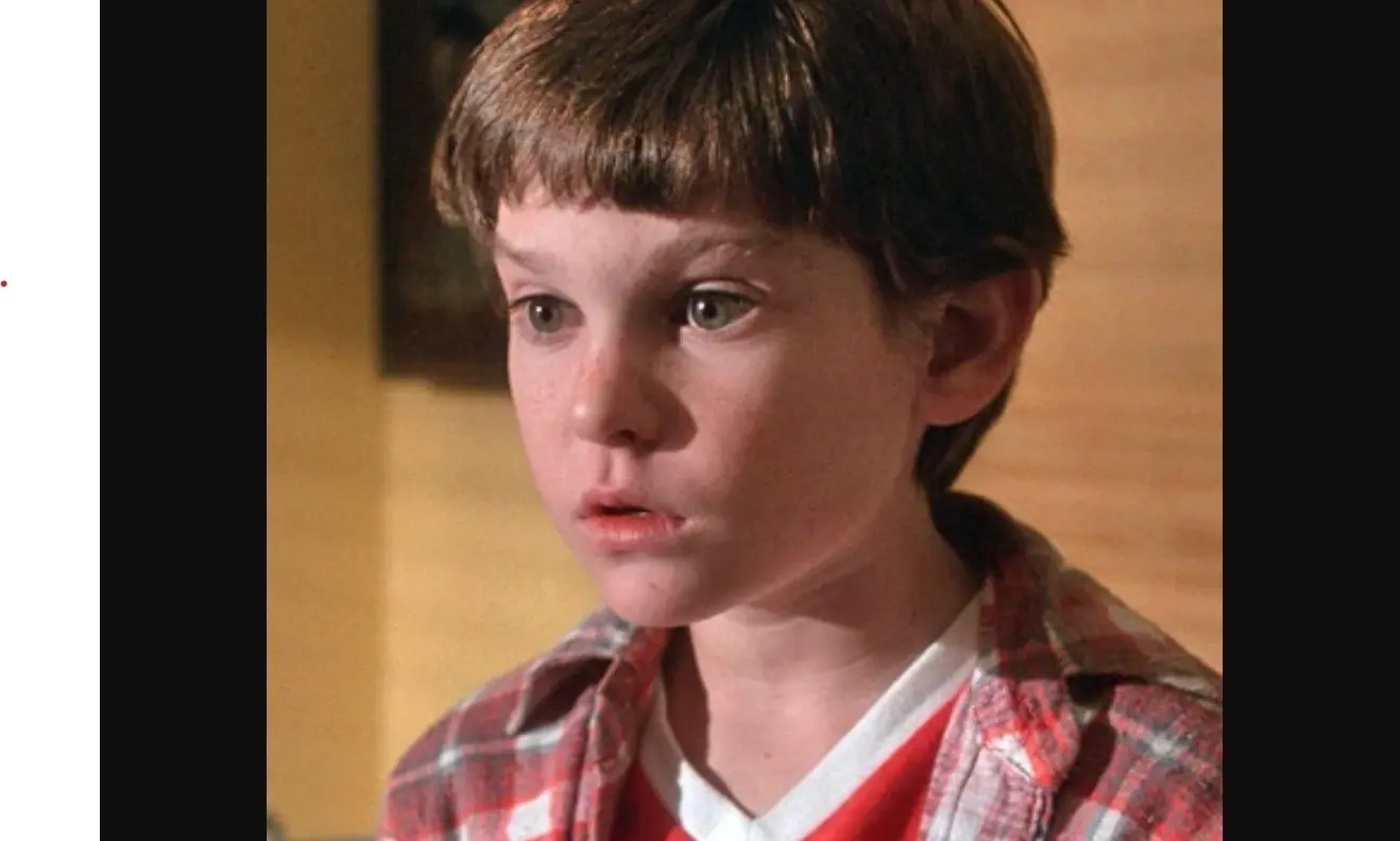 Henry Thomas interpret&oacute; a Elliott
