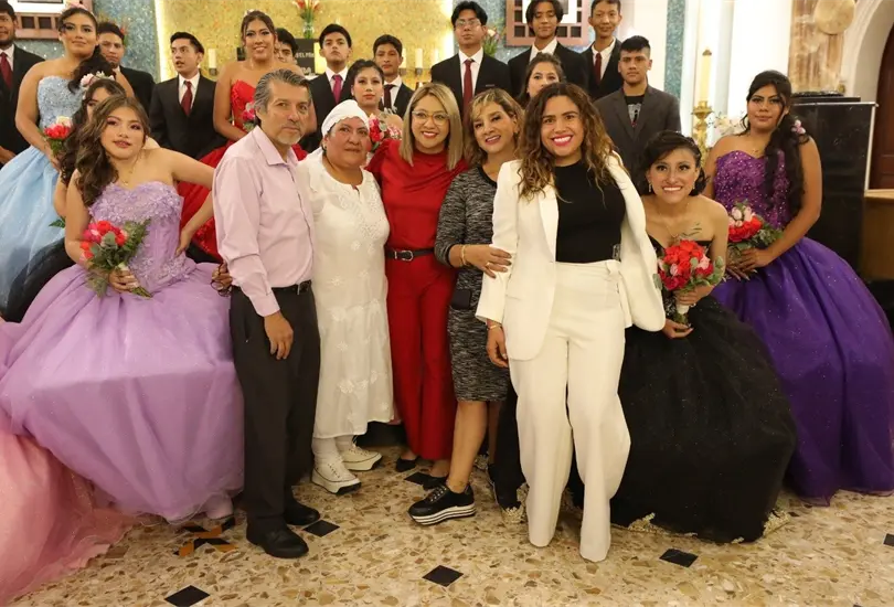 Caty Monreal madrina de XV a&ntilde;os de Casa de las Mercedes. 