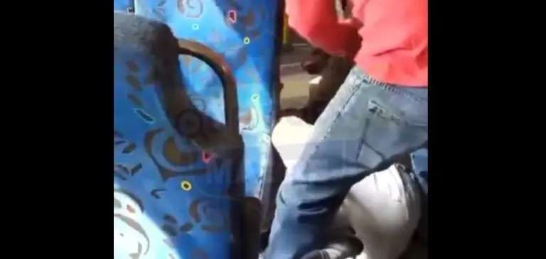 Algunos pedían que lo dejaran de golpear. Foto: especial.