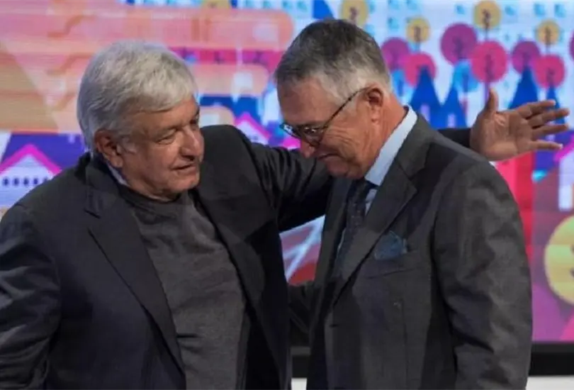 AMLO critic&oacute; al empresario Salinas Pliego. 