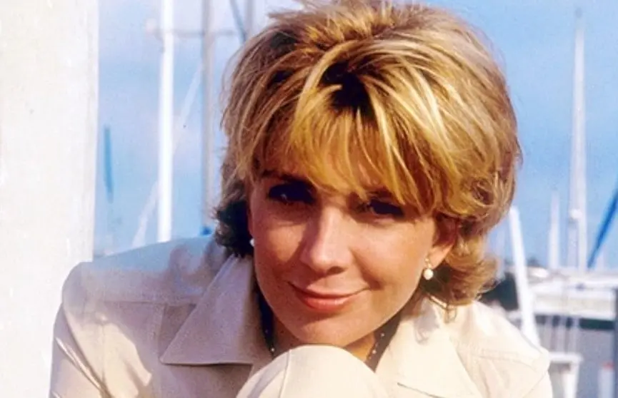 Muri&oacute; el 18 de marzo de 2009 a la edad de 45 a&ntilde;os. Su fallecimiento fue inesperado porque ocurri&oacute; durante unas vacaciones, donde ella se cay&oacute; esquiando. Al principio parec&iacute;a no ser grave y no quiso ir al hospital, pero una hora despu&eacute;s sufri&oacute; muerte cerebral.