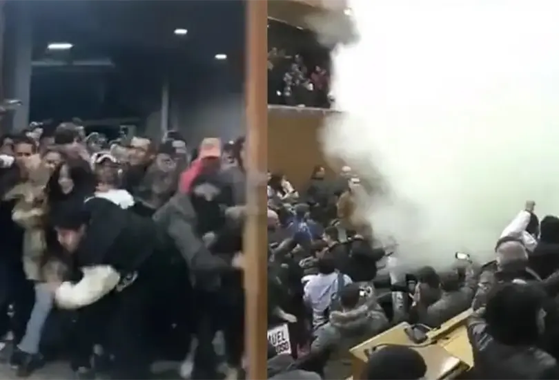 Encapuchados lanzaron bomba de humo dentro del Congreso de Nuevo Le&oacute;n.