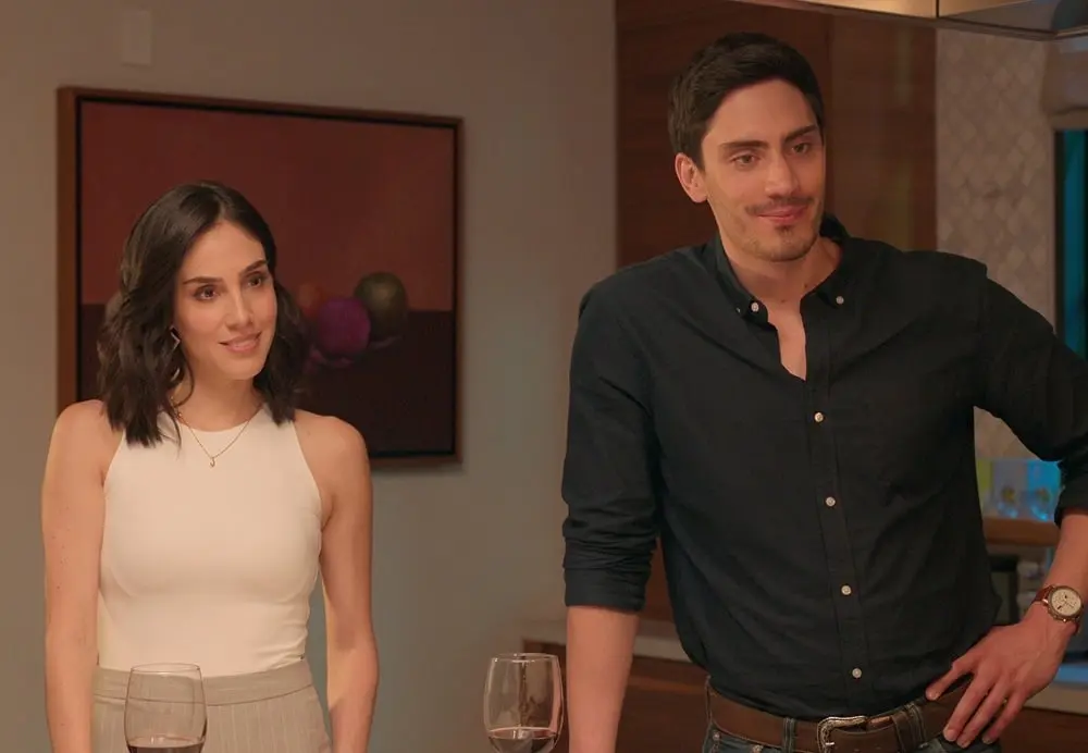 El ni&ntilde;ero (24 de diciembre). Sin m&aacute;s opci&oacute;n, una importante ejecutiva acepta contratar a un ranchero como ni&ntilde;ero de sus hijos, sin imaginar c&oacute;mo cambiar&aacute; su vida para siempre.