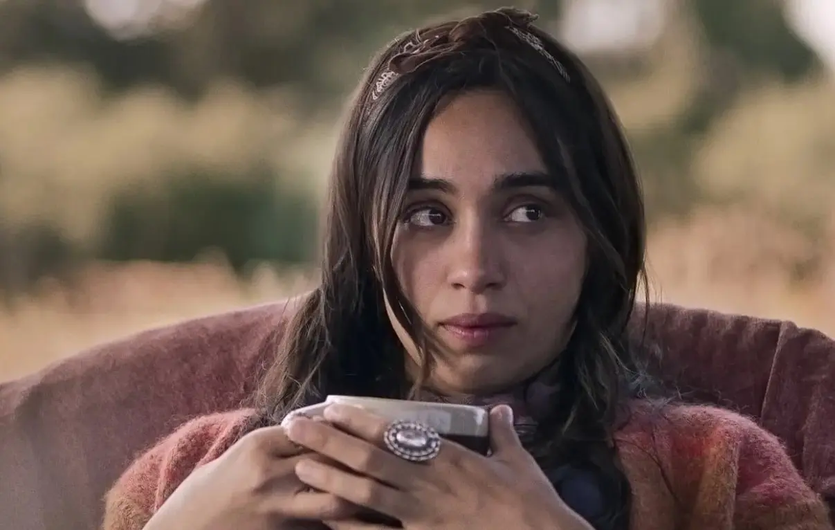 Familia (15 de dicimbre). Cada mes Leo re&uacute;ne a su familia en su rancho de olivos en el Valle de Guadalupe. Durante la comida, les da la noticia de que un posible comprador les ha hecho una muy buena oferta  por el rancho.