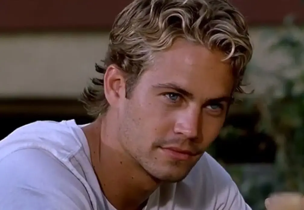 R&aacute;pido y furioso (1 de diciembre). Un polic&iacute;a de L.A. pone a prueba su lealtad cuando se infiltra en un grupo de corredores de autos sospechosos de organizar robos a gran velocidad.