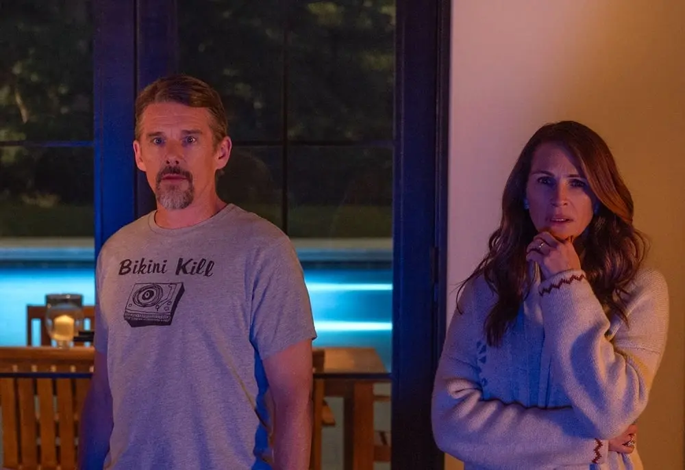 Dejar el mundo atr&aacute;s (8 de diciembre). La escapada de una familia a una lujosa casa de alquiler da un giro cuando un ciberataque los deja incomunicados y dos extra&ntilde;os llaman a la puerta.