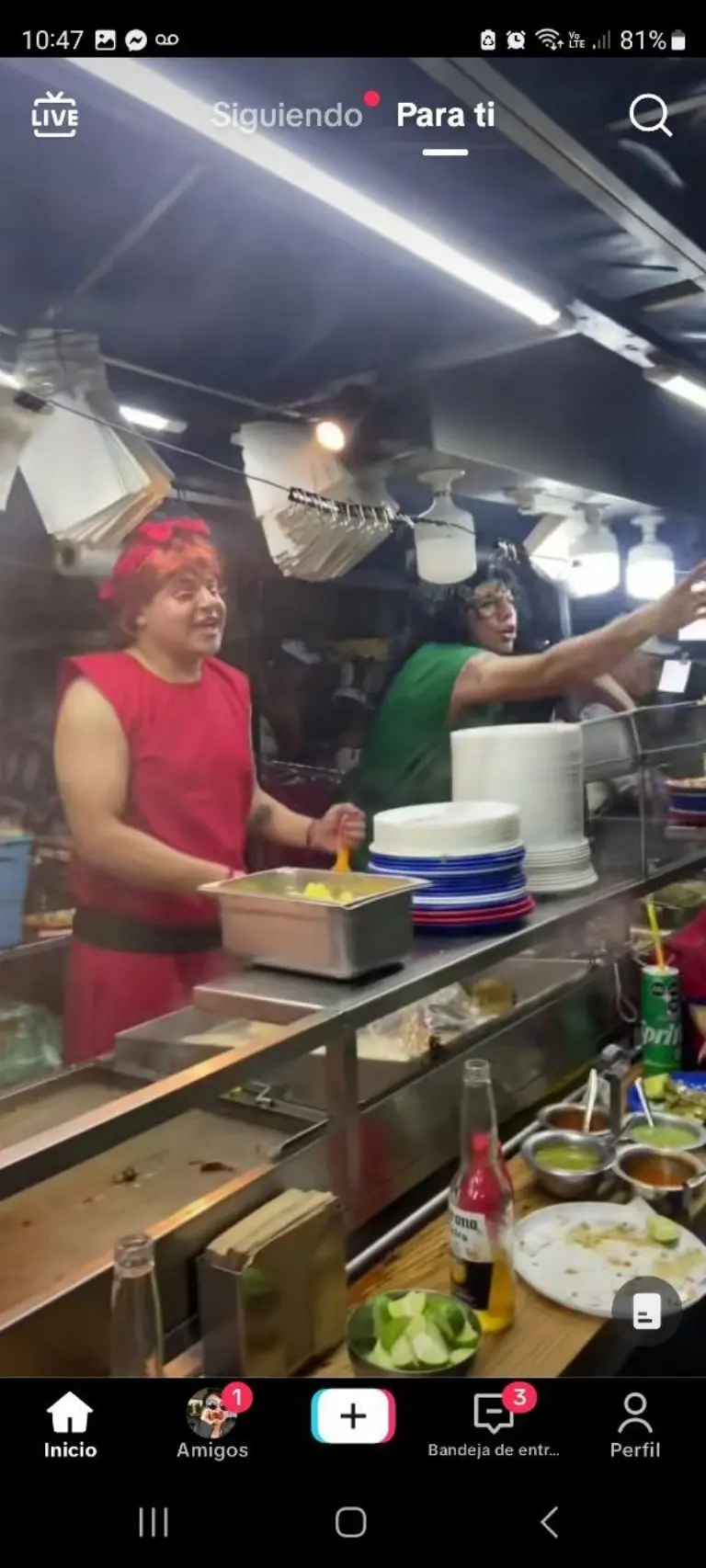 Taqueros se disfrazan de Las Chicas Superpoderosas - Tomada de video