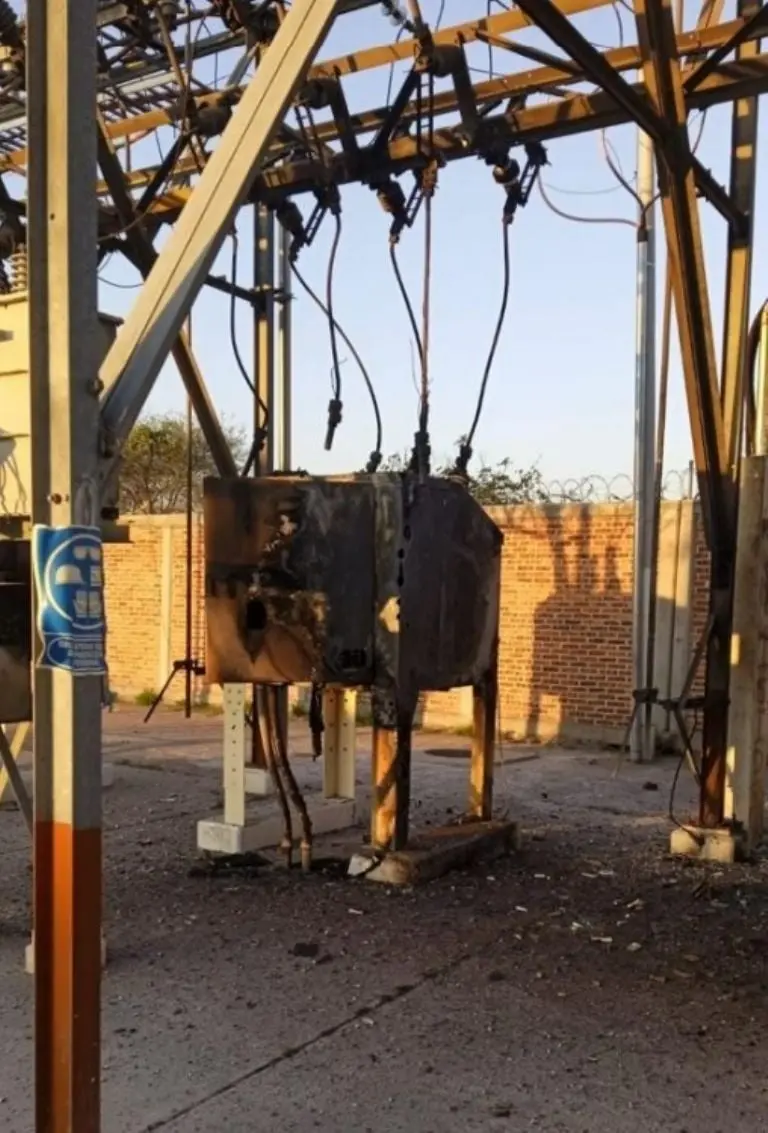 CFE restablece suministro eléctrico en Querétaro - Cortesía CFE