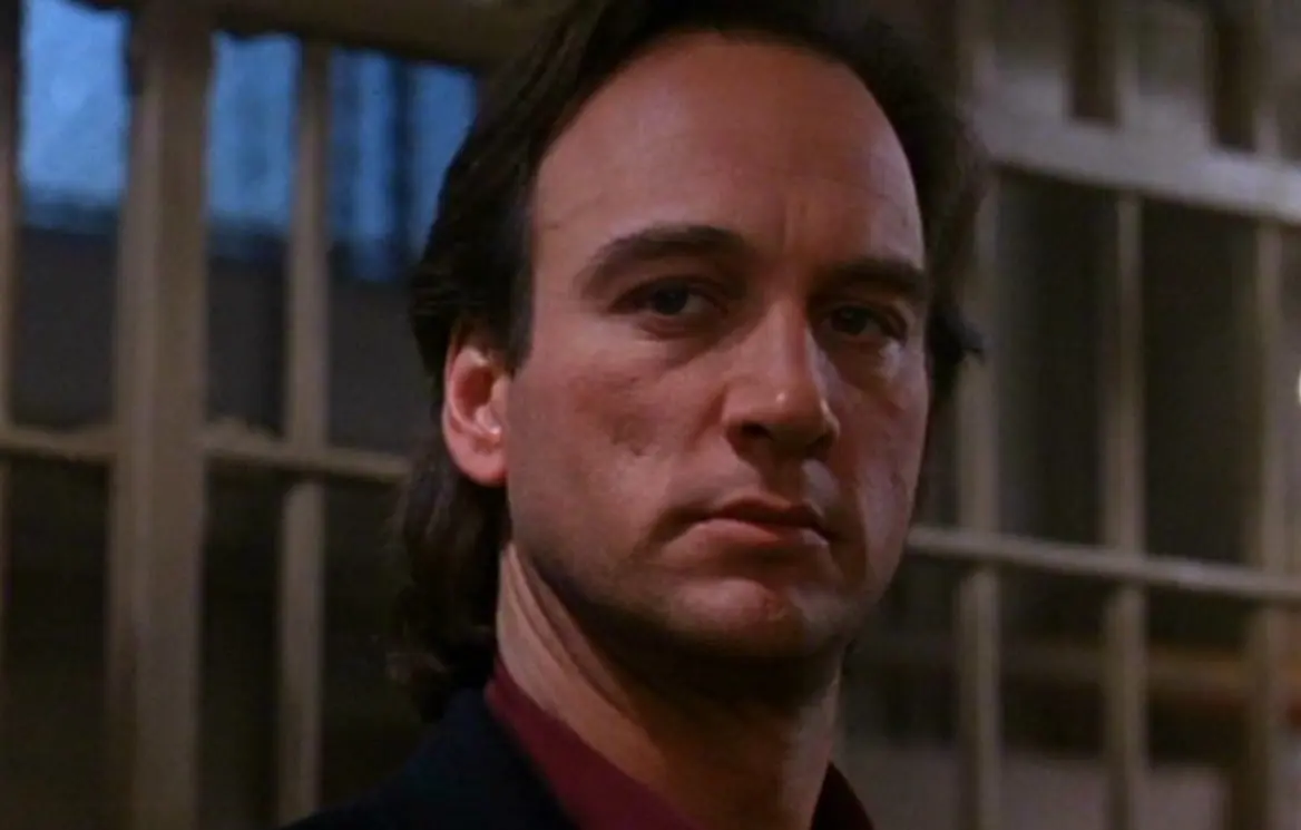 James Belushi interpretó a Bill Dancer