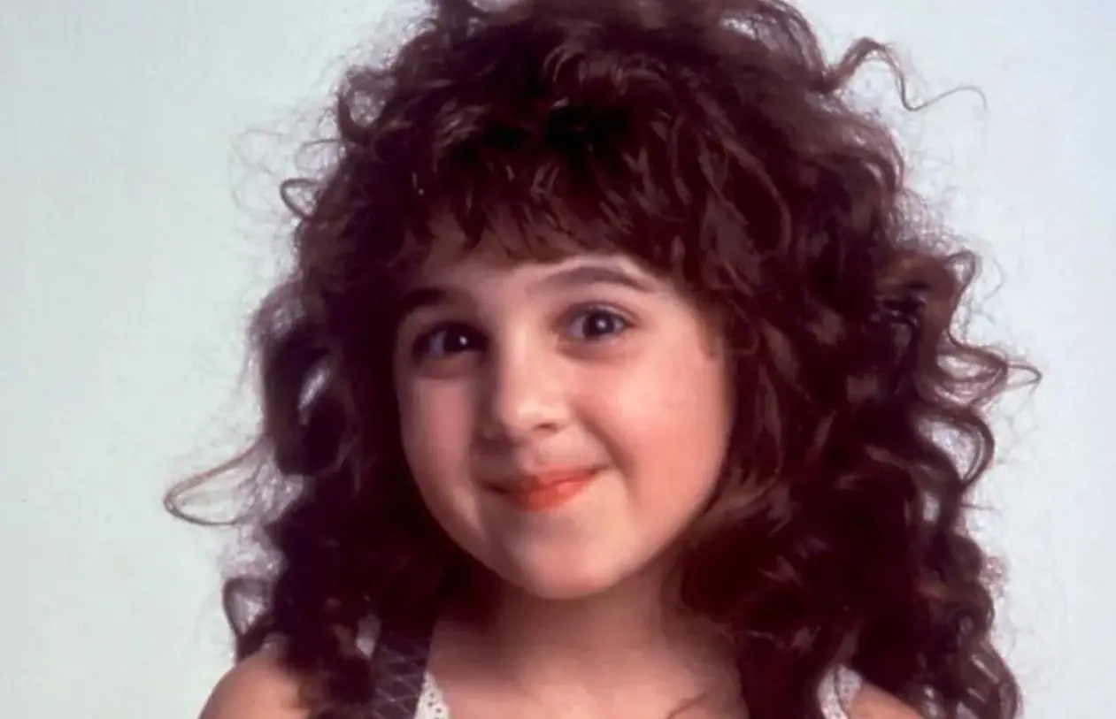 La pequeña pícara fue una película de comedia romántica de 1991, protagonizada por James Belushi y Alisan Porter. 