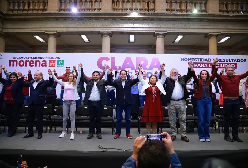Brugada expres&oacute; su agradecimiento y reconocimiento al equipo del Comit&eacute;, destacando su compromiso con la democracia y la transformaci&oacute;n.