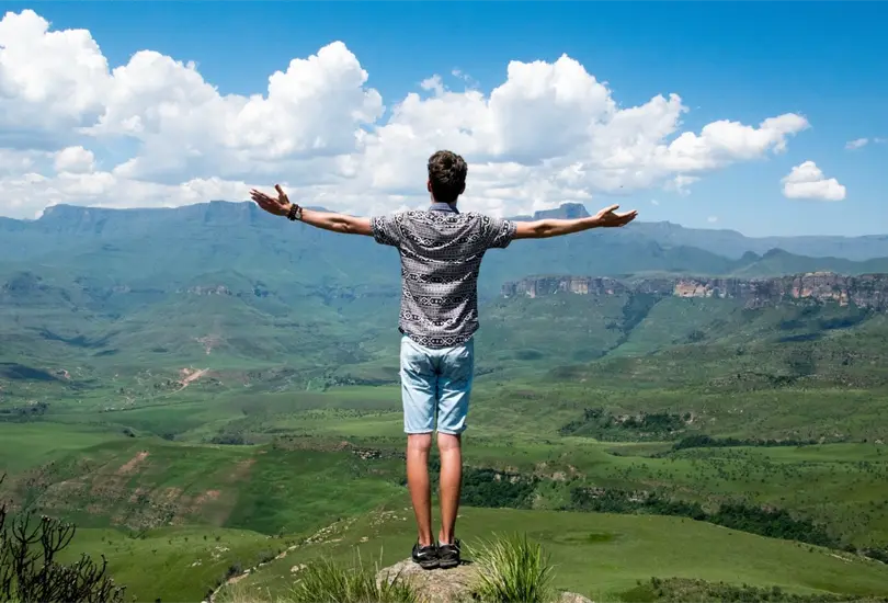 Un hombre que resuelva: qu&eacute; significa el nuevo trend de TikTok y X 