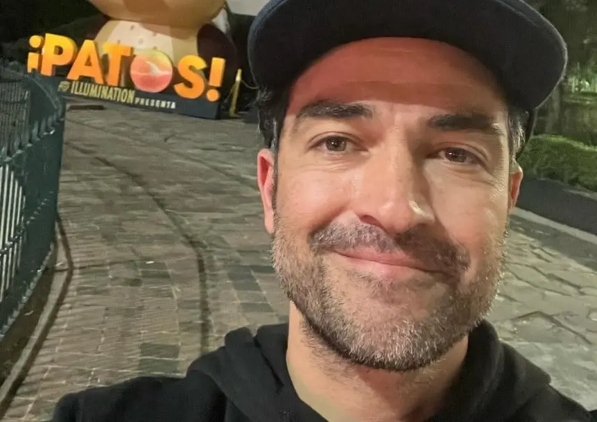 Ahora tiene 40 a&ntilde;os y es padre de dos hijos. Ha trabajado en pel&iacute;culas como '&iexcl;Qu&eacute; viva M&eacute;xico!' y 'Rebel Moon'.