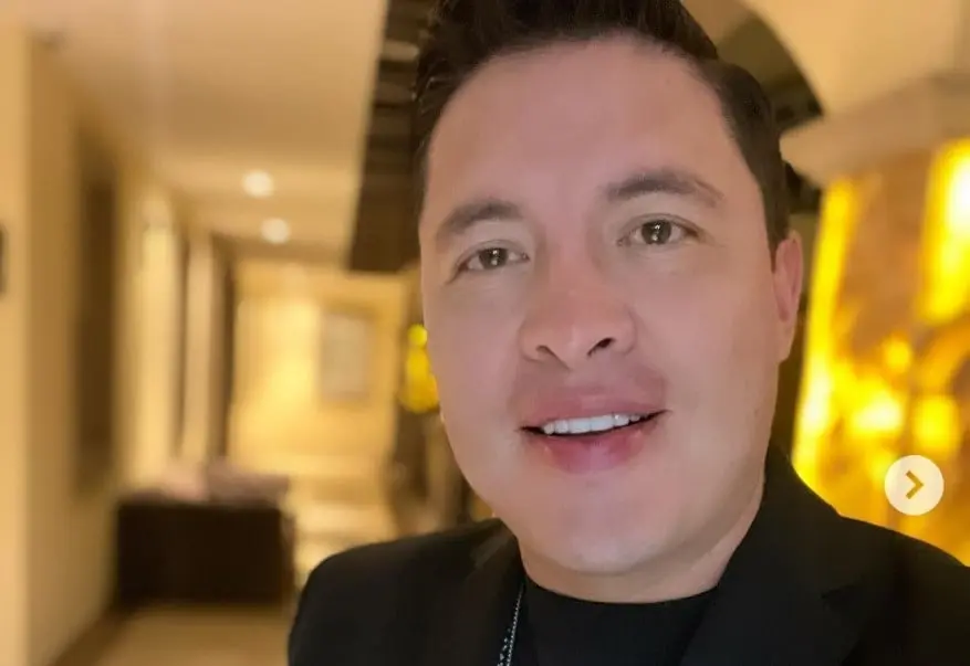 Ahora tiene 41 a&ntilde;os, est&aacute; casado con Stephanie M&aacute;rquez y tiene un hijo. Ha participado en series como 'El C&eacute;sar' y '40 y 20'.