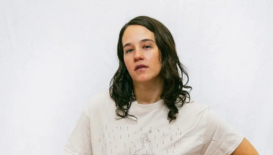 Tiene 38 a&ntilde;os , est&aacute; casada con Rodrigo Rodr&iacute;guez y tiene dos hijos. Se ha enfocado en su carrera como cantante, pero tambi&eacute;n ha trabajado en pel&iacute;culas como: 'Enemigos &iacute;ntimos' y 'La Casa de las Flores: la pel&iacute;cula'.