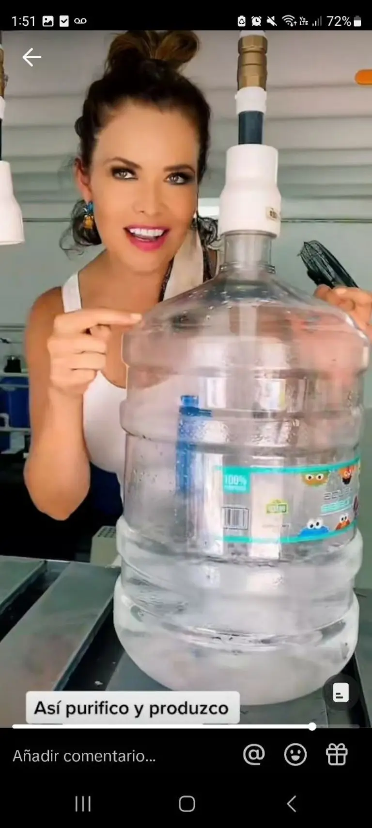 Lilí Brillanti tiene un negocio de purificadora de agua -Tomada de video