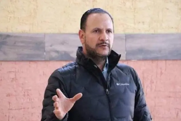 Atacan a balazos a diputado federal Mauricio Prieto en Tar&iacute;mbaro, Michoac&aacute;n. 