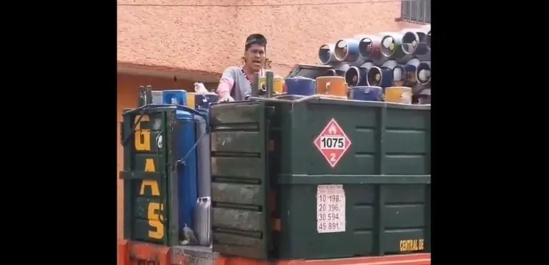 El gasero entonó villancicos mientras trabajaba. Foto: especial.