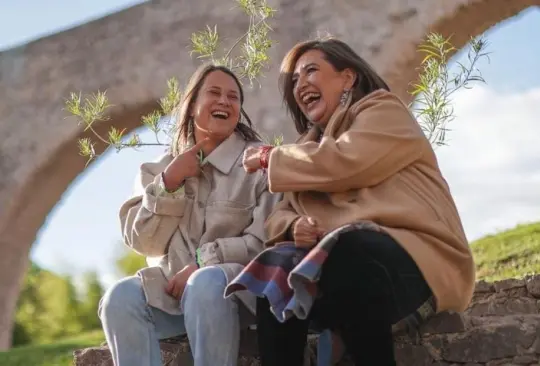 Diana Vega junto a su madre X&oacute;chitl G&aacute;lvez. 