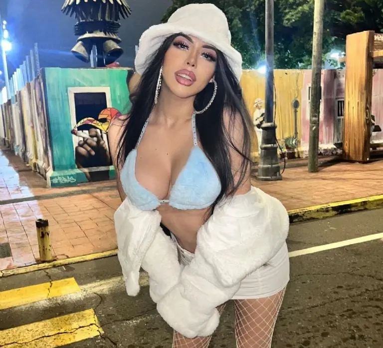 ¿Separadas al nacer? Policía hondureña idéntica a Yeri Mua se hace viral por tremendo parecido Créditos: IG
