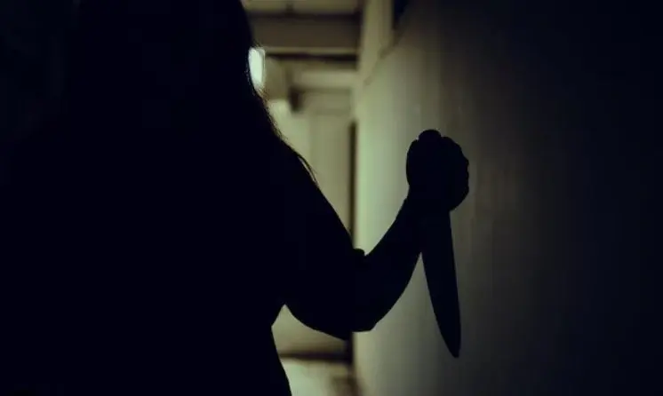 Mujer descubre que su marido tuvo relaciones con su sobrina menor de edad y lo castra Mujer descubre que su marido tuvo relaciones con su sobrina menor de edad y lo castra