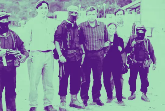 El subcomandante Marcos y AMLO (centro) en 1994. El subcomandante Marcos y AMLO (centro) en 1994.
