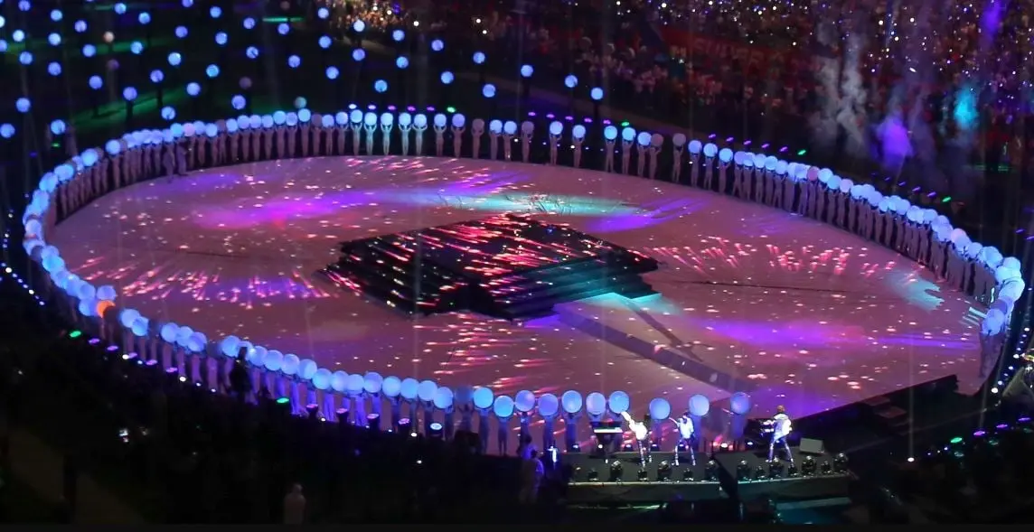  Se presentó en el Super Bowl XLIX junto con Lenny Kravitz,Missy Elliott y la Banda de marcha de la Universidad Estatal de Arizona.