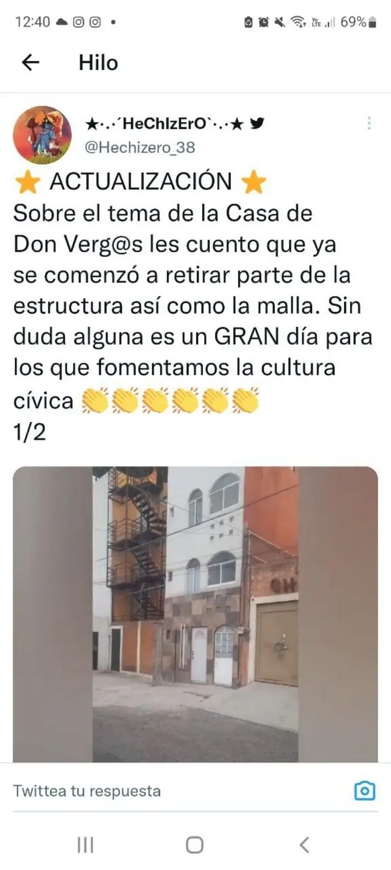 Hombre pone su cochera en la banqueta - Captura de pantalla