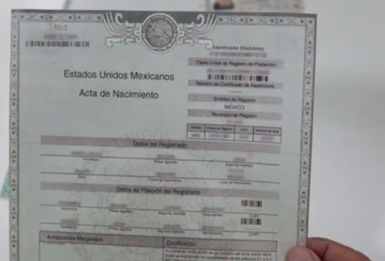Los hijos cambiaron el apellido de su padre biológico debido a que éste "nunca se involucró en cuidarlos" Los hijos cambiaron el apellido de su padre biológico debido a que éste "nunca se involucró en cuidarlos"