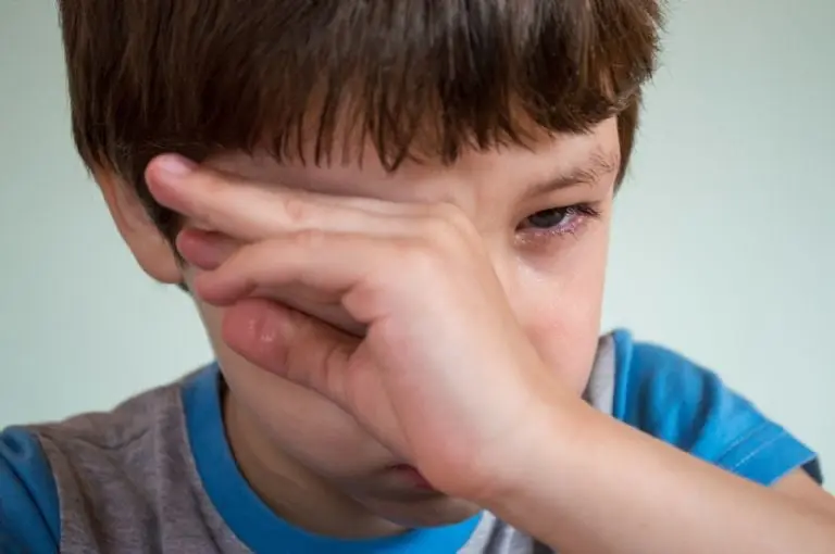 Niños cambian de apellido paterno por abandono - Tomada de video