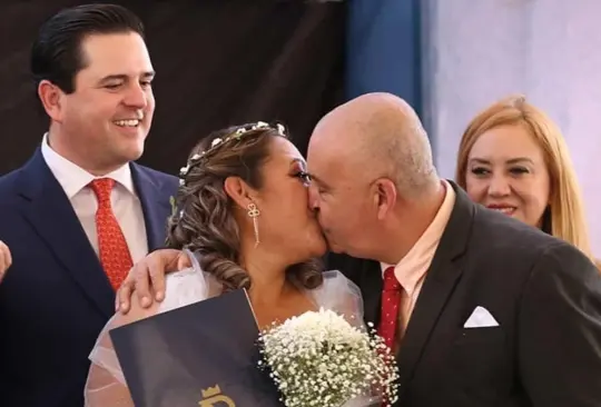 La insólita boda ocurrió durante una celebración colectiva por el Día de San Valentín, en Monterrey, Nuevo León. 